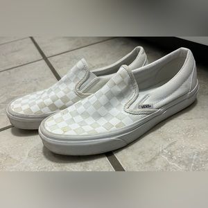 Women’s vans white on white  checkered slip on’s